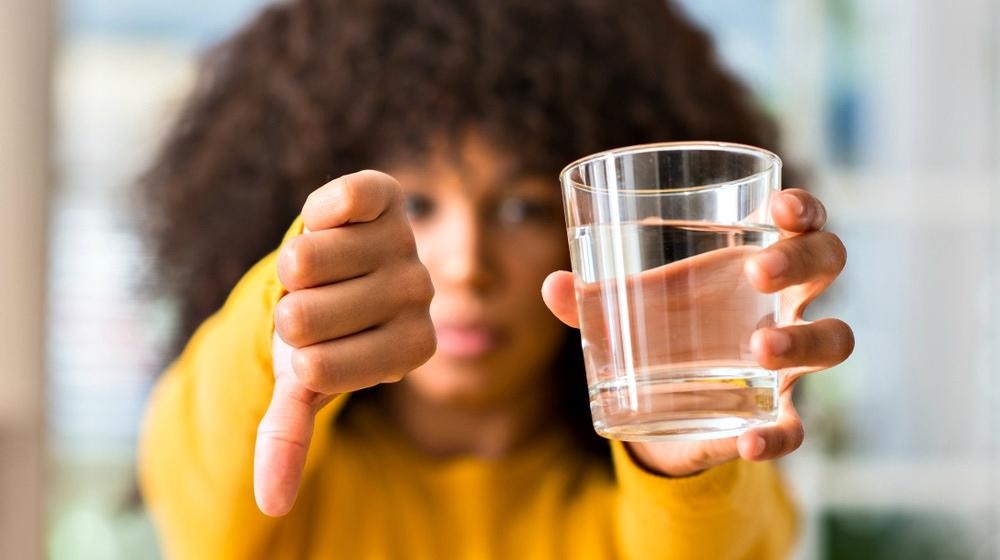 3 lý do nên suy nghĩ trước khi bạn uống nước thẩm thấu ngược
